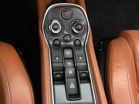 Used 2017 McLaren 570S image 32