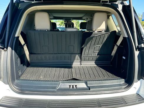Used 2024 Ford Expedition Limited image 26