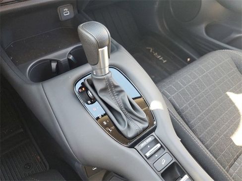 Certified 2025 Honda HR-V LX image 27