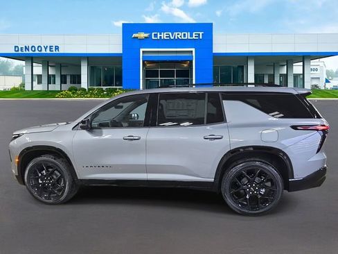 New 2026 Chevrolet Traverse RS w/ LPO, Floor Liner Package image 9