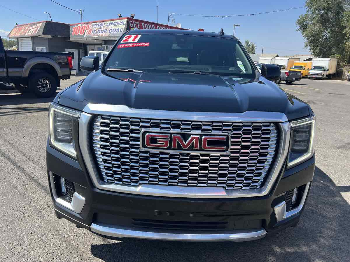 Used 2021 GMC Yukon XL Denali AWD/4WD image 2