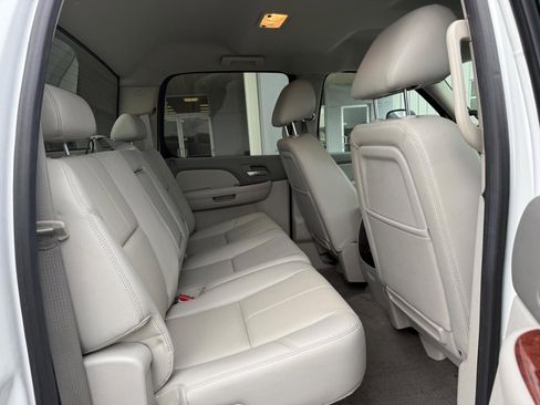 Used 2014 Chevrolet Silverado 2500 LTZ w/ LTZ Plus Package image 10