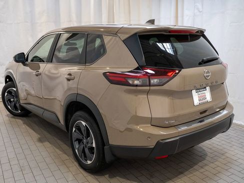 Certified 2025 Nissan Rogue SV image 3