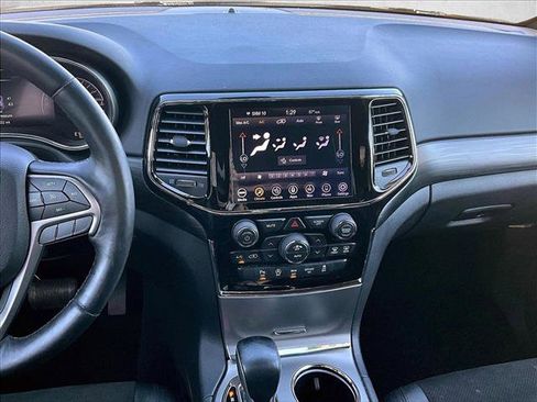 Used 2020 Jeep Grand Cherokee Altitude image 8