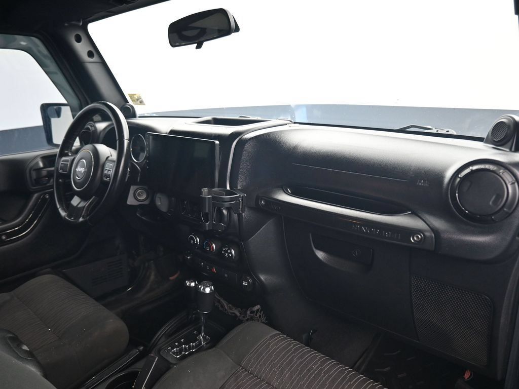 Used 2012 Jeep Wrangler Unlimited Sahara AWD/4WD image 30