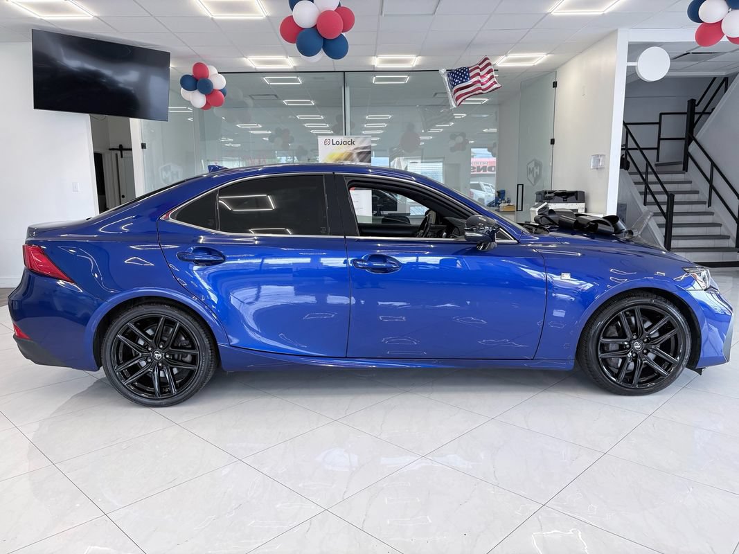 Used 2020 Lexus IS 300 F Sport w/ Blackline Edition AWD/4WD image 5