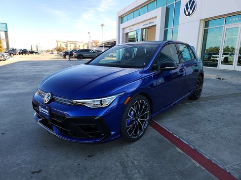 New 2026 Volkswagen Golf image 3