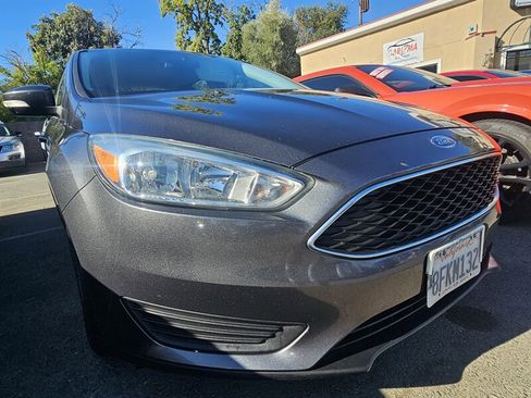 Used 2017 Ford Focus SE image 7