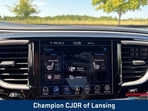 Used 2020 Chrysler Pacifica Touring-L w/ Advanced Safetytec Group FWD image 21