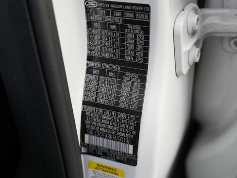 Used 2019 Land Rover Discovery Sport SE AWD/4WD image 60