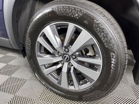 Used 2022 Nissan Pathfinder SL AWD/4WD image 10
