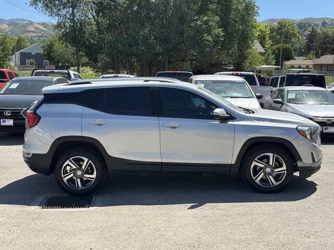 Used 2019 GMC Terrain SLT image 3