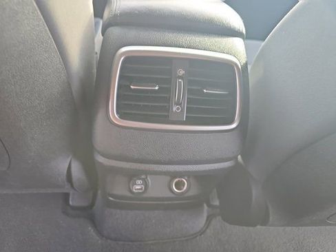 Used 2020 Kia Sorento LX image 15