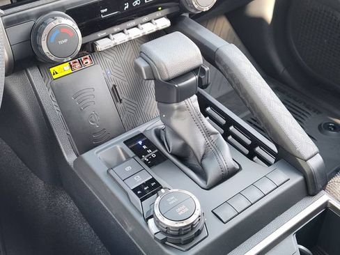 New 2026 Toyota 4Runner SR5 AWD/4WD image 19