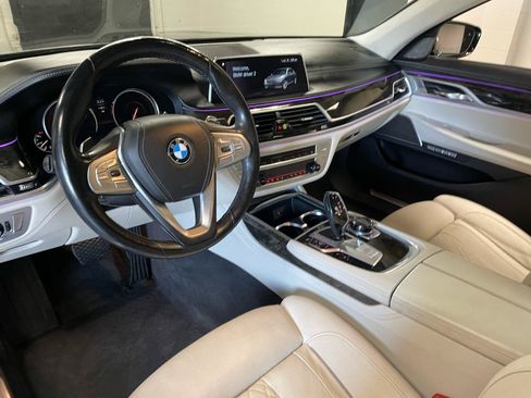 Used 2018 BMW 750i xDrive AWD/4WD image 19