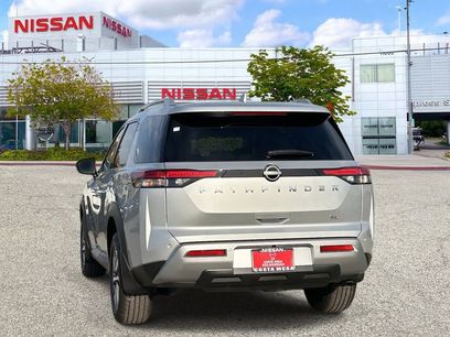 New 2025 Nissan Pathfinder SL