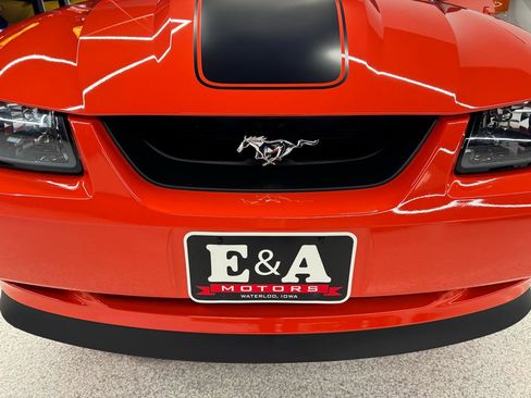 Used 2004 Ford Mustang Mach 1 RWD image 25
