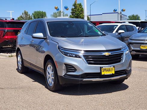 Used 2024 Chevrolet Equinox LT AWD/4WD image 4