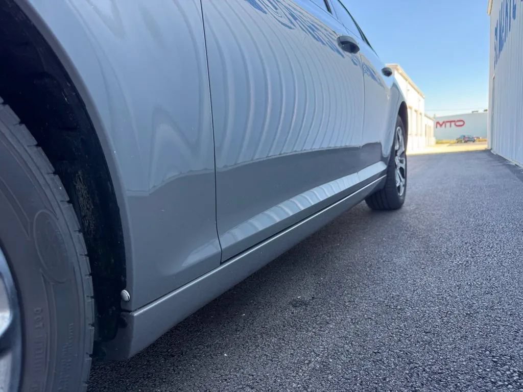 Used 2017 Chrysler 300 S AWD/4WD image 5