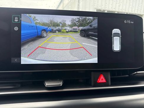 Used 2025 Kia Carnival FWD image 23