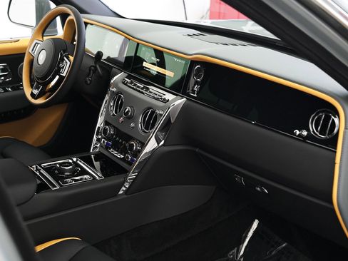 New 2026 Rolls-Royce Cullinan image 37