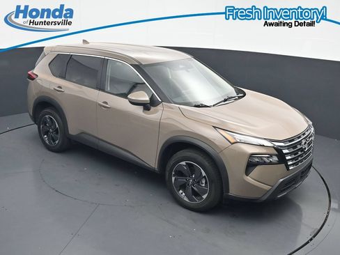 Used 2025 Nissan Rogue SV FWD image 12