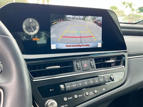 Certified 2024 Lexus ES 350 w/ Premium Package image 16