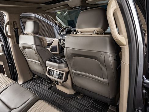 Used 2026 Ford F450 Platinum w/ Platinum Plus Package image 29