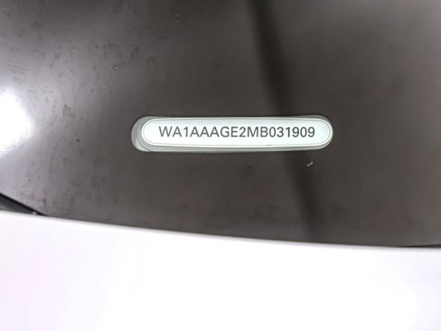 Used 2021 Audi e-tron Premium w/ Convenience Plus Package image 25