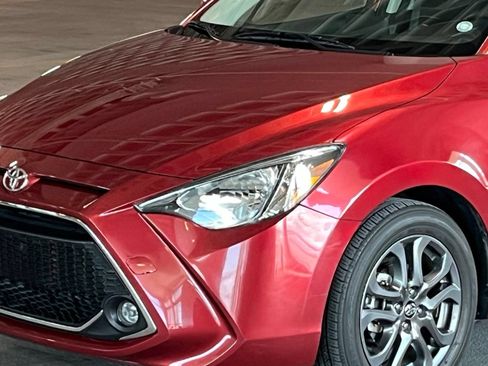 Used 2020 Toyota Yaris LE FWD image 5