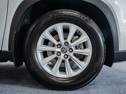 Used 2024 Toyota Grand Highlander XLE image 21