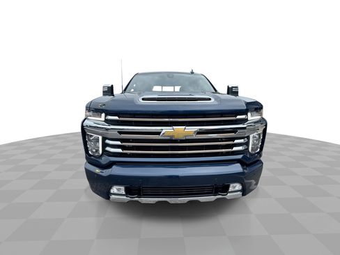 Used 2021 Chevrolet Silverado 2500 High Country w/ Z71 Off-Road Package image 3