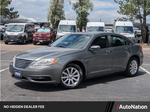 Used 2012 Chrysler 200 Touring FWD image 1