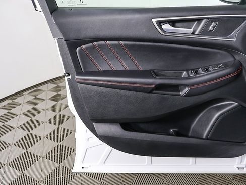 Used 2022 Ford Edge ST-Line image 19