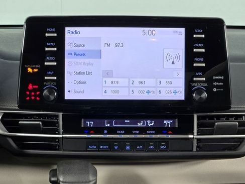 Used 2024 Toyota Sienna LE image 24