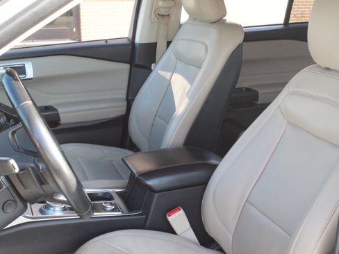 Used 2020 Ford Explorer Limited AWD/4WD image 15