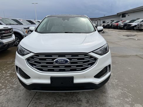 Used 2023 Ford Edge Titanium AWD/4WD image 2