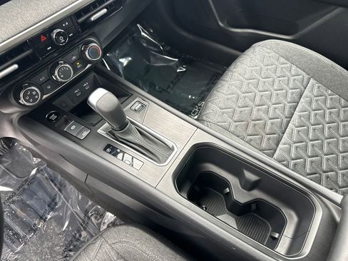 Used 2025 Nissan Kicks SV FWD image 23