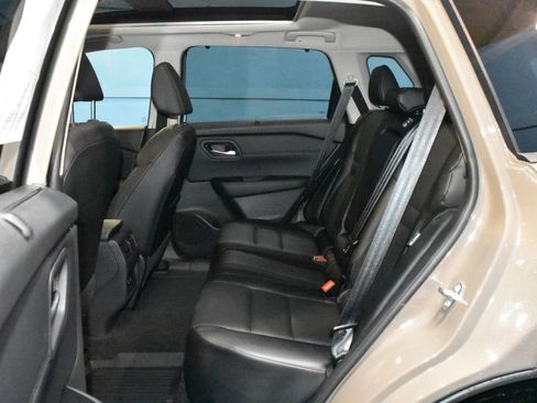Certified 2025 Nissan Rogue SV w/ SV Premium Package FWD image 18