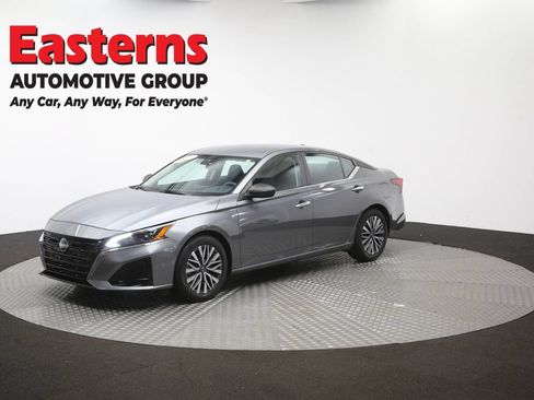 Used 2024 Nissan Altima 2.5 SV FWD image 55