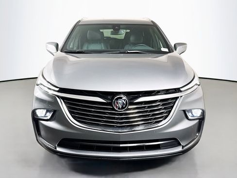 Used 2024 Buick Enclave Essence FWD image 2