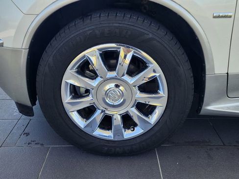 Used 2011 Buick Enclave CXL FWD image 12