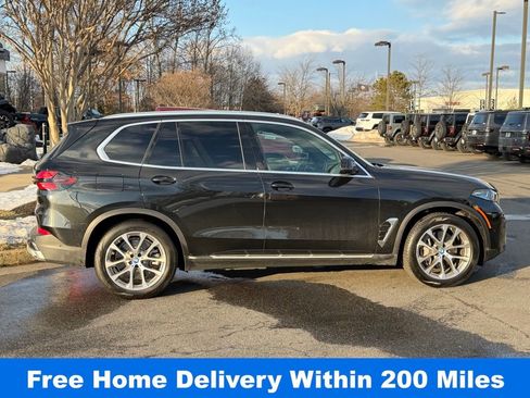 Used 2025 BMW X5 xDrive50e image 5