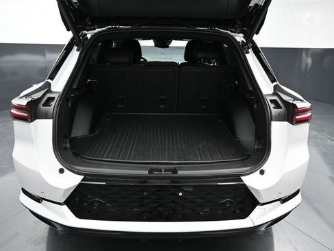 Used 2024 Chevrolet Equinox EV RS image 9