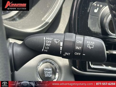 Used 2023 Toyota Highlander XLE AWD/4WD image 31