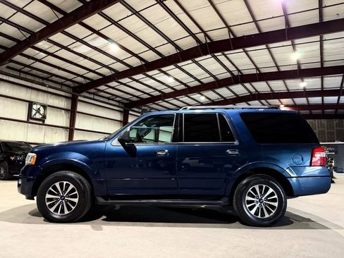 Used 2015 Ford Expedition XLT w/ Equipment Group 201A RWD image 8