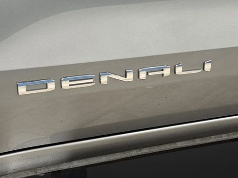 Used 2024 GMC Canyon Denali image 39