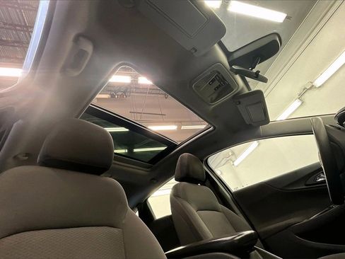 Used 2022 Chevrolet Malibu LT image 28