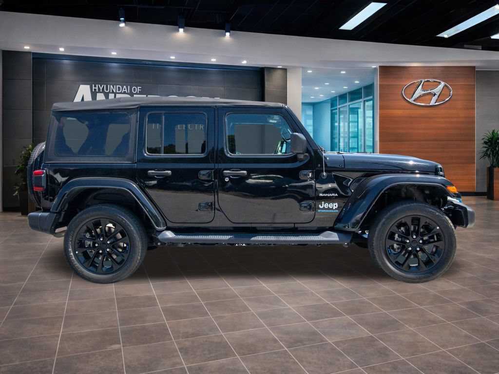 Used 2023 Jeep Wrangler Unlimited Sahara AWD/4WD image 14