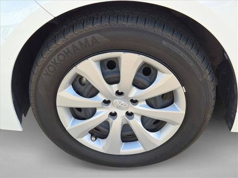Used 2025 Toyota Corolla LE FWD image 10